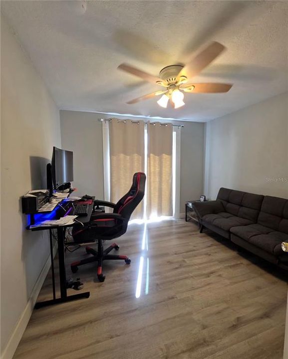 En Venta: $304,999 (4 camas, 2 baños, 1578 Pies cuadrados)