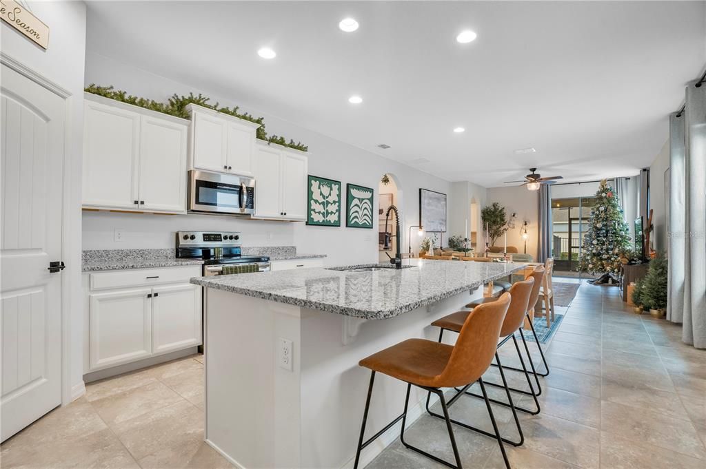 For Sale: $500,000 (3 beds, 2 baths, 1685 Square Feet)