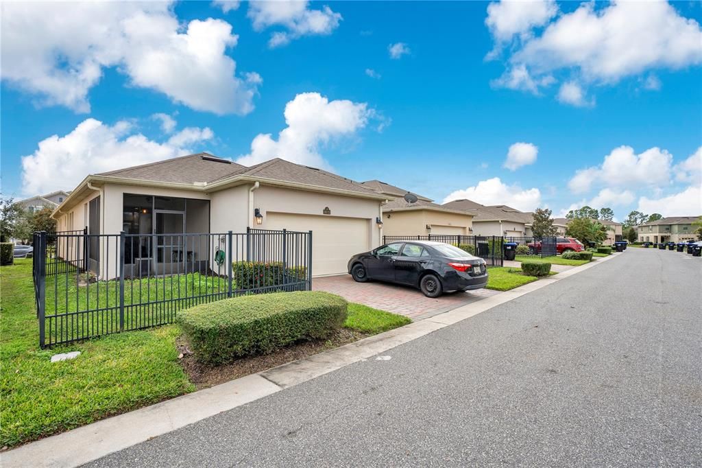 For Sale: $500,000 (3 beds, 2 baths, 1685 Square Feet)