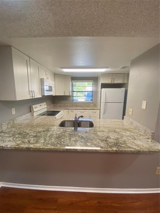 В аренду: $2,100 (2 спален, 2 ванн, 1188 Квадратных фут)