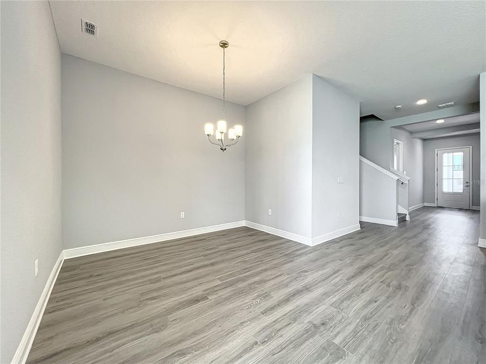 出租: $4,750 (6 贝兹, 4 浴室, 3092 平方英尺)