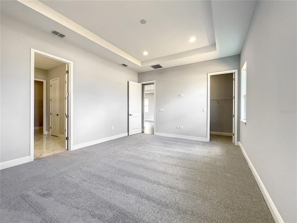 出租: $4,750 (6 贝兹, 4 浴室, 3092 平方英尺)