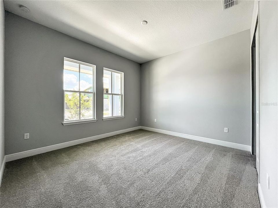 出租: $4,750 (6 贝兹, 4 浴室, 3092 平方英尺)