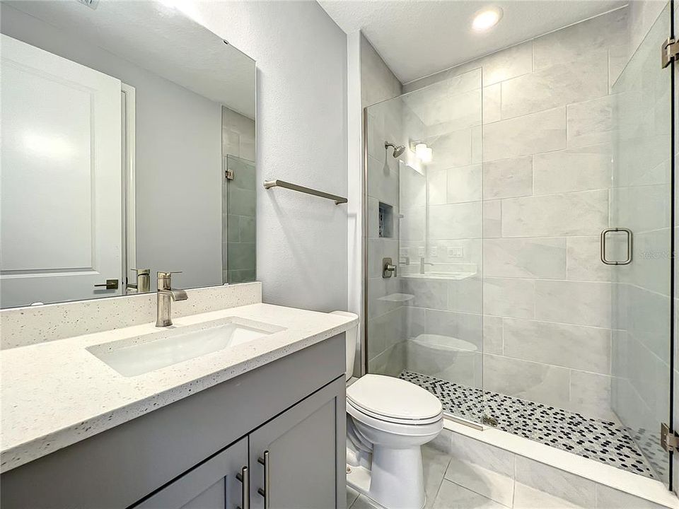 出租: $4,750 (6 贝兹, 4 浴室, 3092 平方英尺)