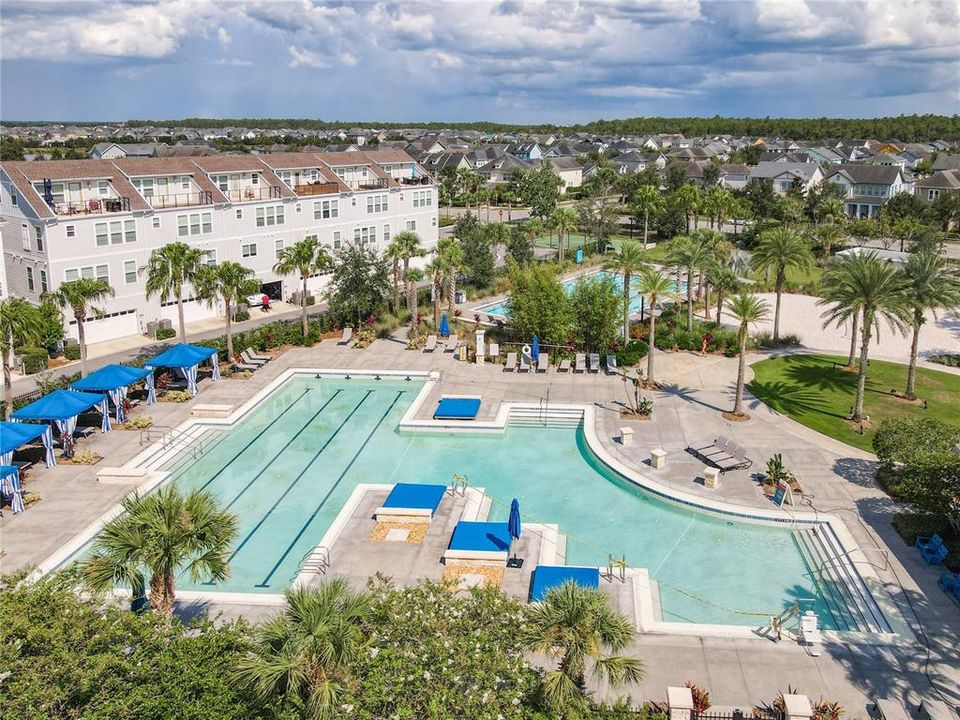 出租: $4,750 (6 贝兹, 4 浴室, 3092 平方英尺)