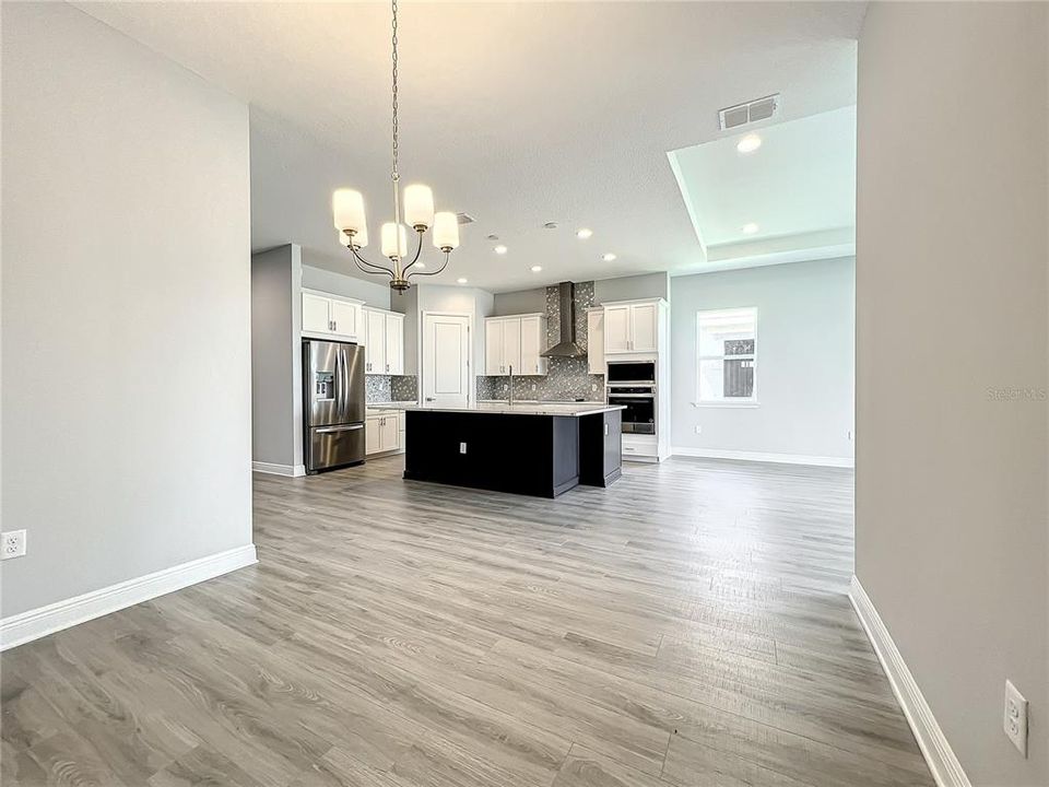 出租: $4,750 (6 贝兹, 4 浴室, 3092 平方英尺)