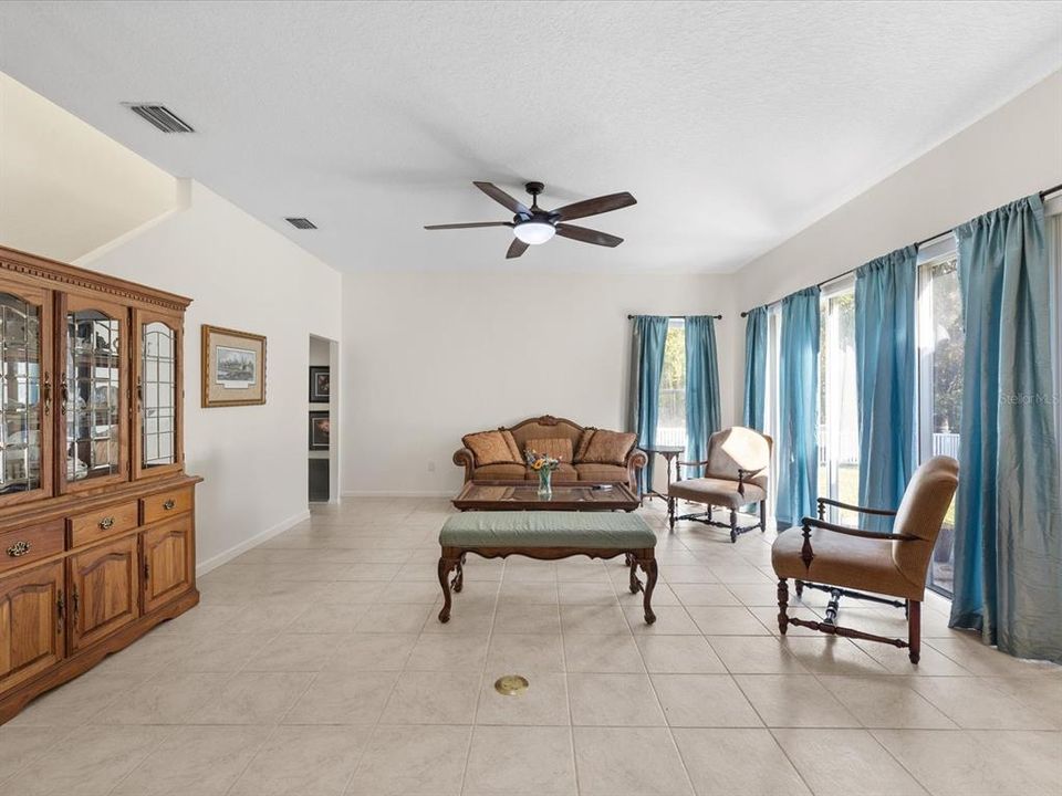 На продажу: $620,000 (4 спален, 3 ванн, 3614 Квадратных фут)