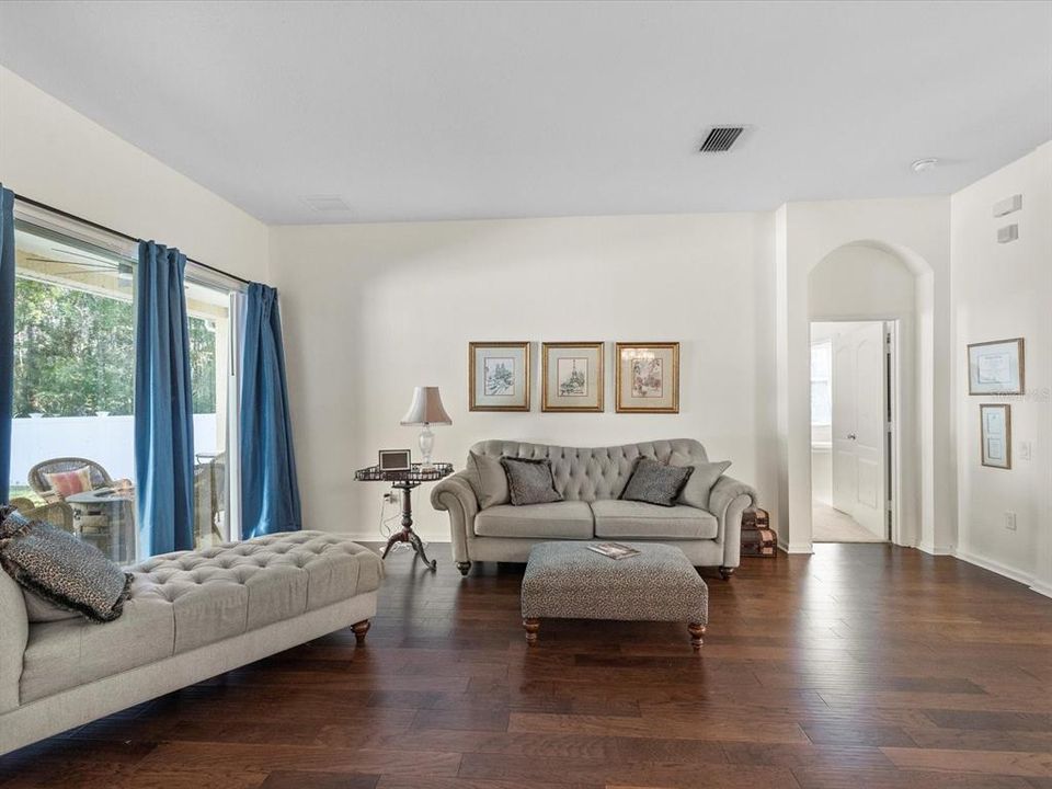 На продажу: $620,000 (4 спален, 3 ванн, 3614 Квадратных фут)