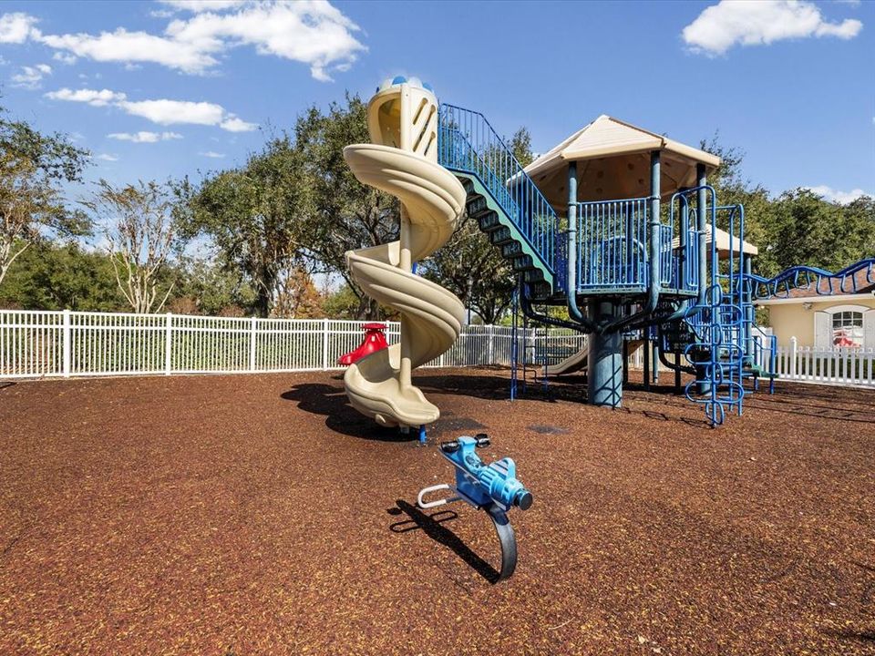 На продажу: $620,000 (4 спален, 3 ванн, 3614 Квадратных фут)