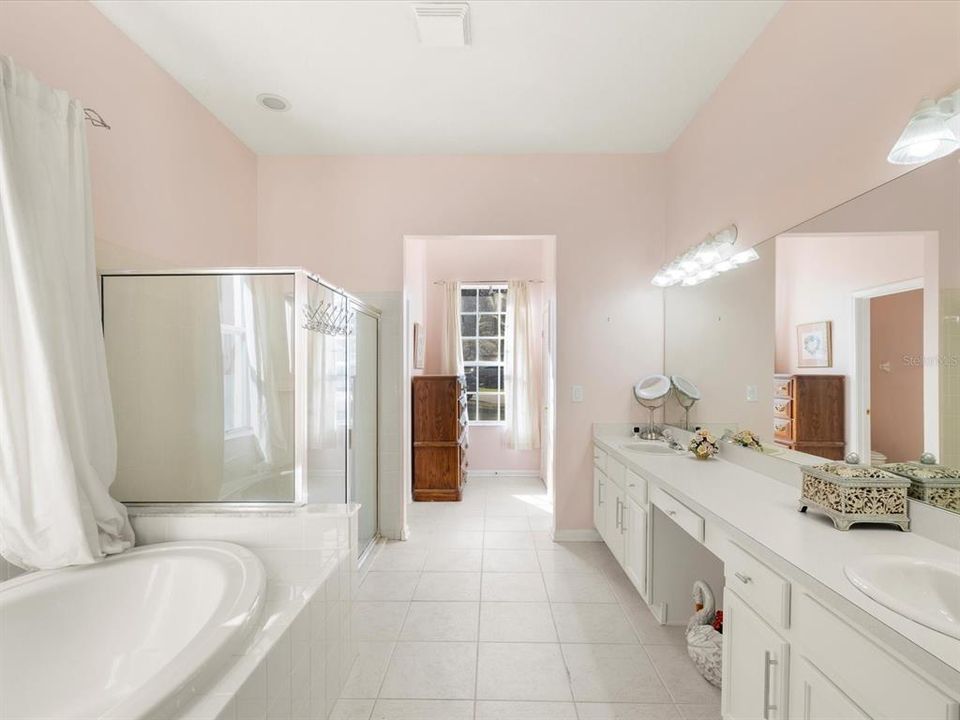 На продажу: $620,000 (4 спален, 3 ванн, 3614 Квадратных фут)