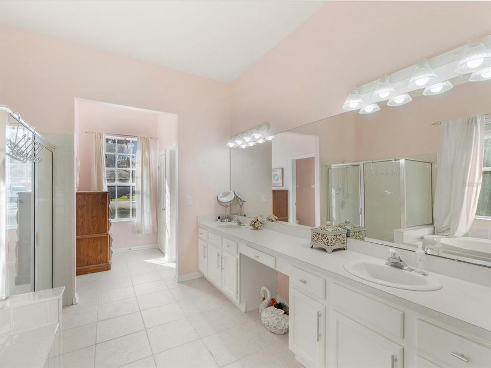 На продажу: $620,000 (4 спален, 3 ванн, 3614 Квадратных фут)