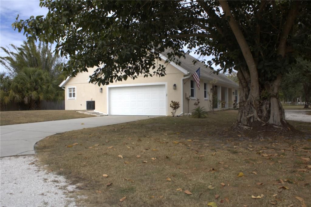 For Sale: $575,000 (3 beds, 2 baths, 2630 Square Feet)