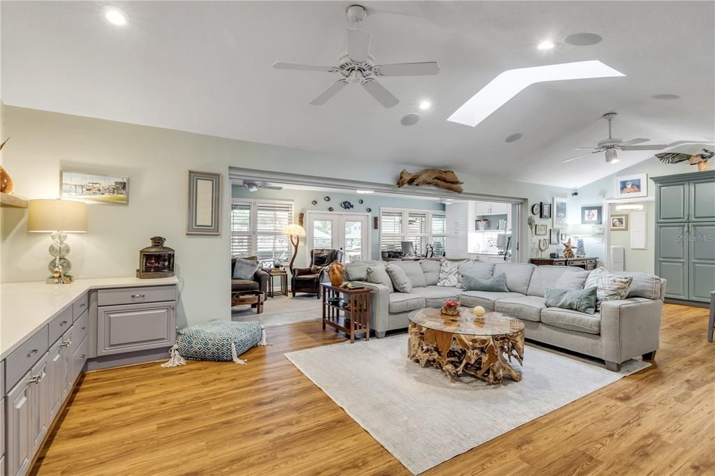 待售: $2,449,000 (3 贝兹, 2 浴室, 3374 平方英尺)