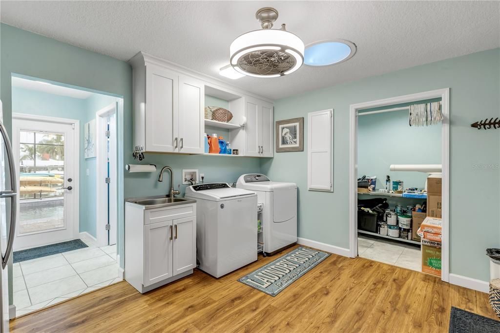 待售: $2,449,000 (3 贝兹, 2 浴室, 3374 平方英尺)