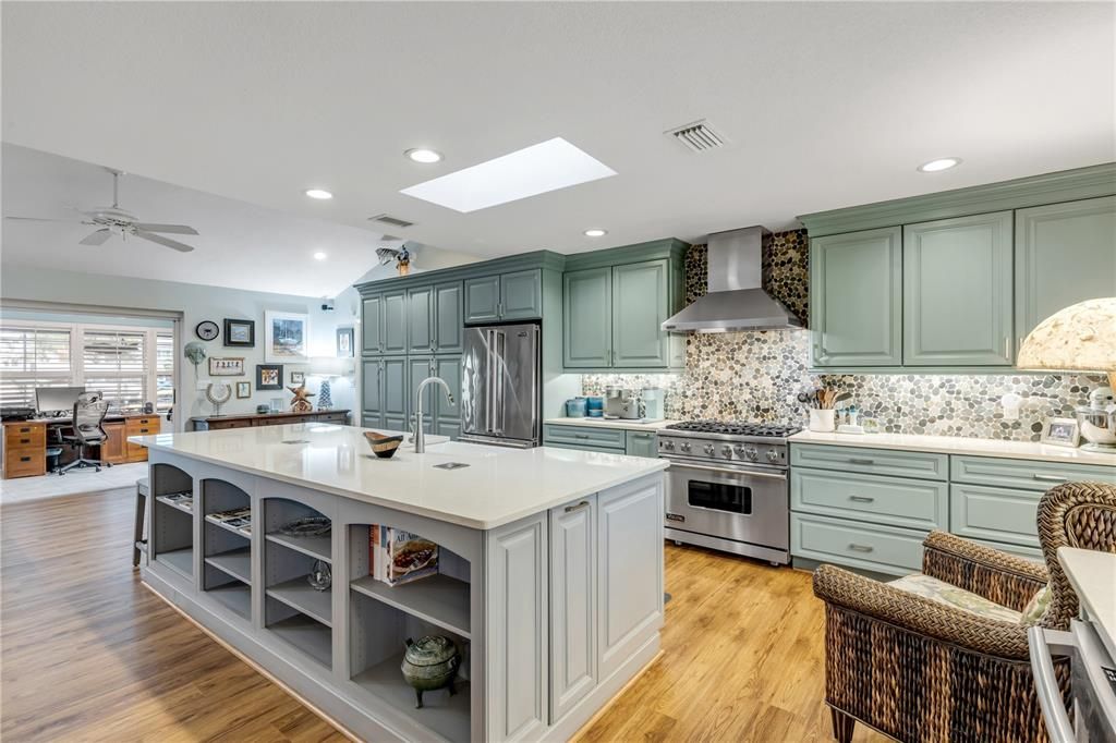 待售: $2,449,000 (3 贝兹, 2 浴室, 3374 平方英尺)