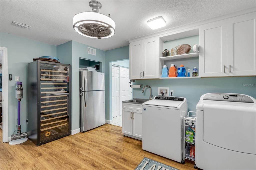 待售: $2,449,000 (3 贝兹, 2 浴室, 3374 平方英尺)