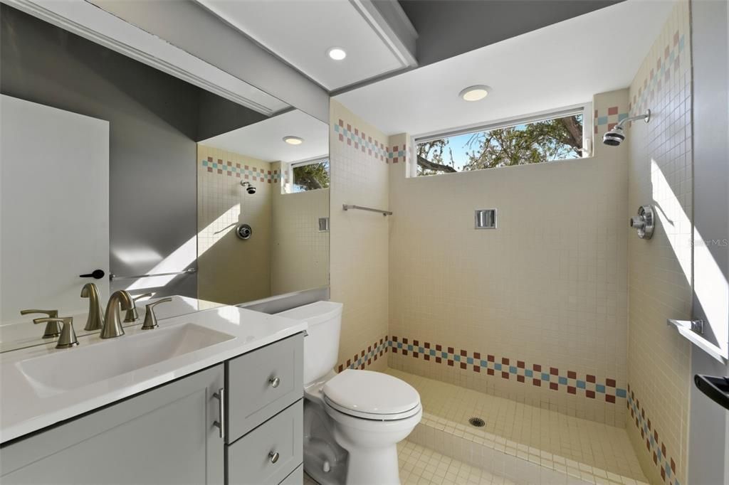 For Sale: $1,697,000 (3 beds, 3 baths, 4242 Square Feet)