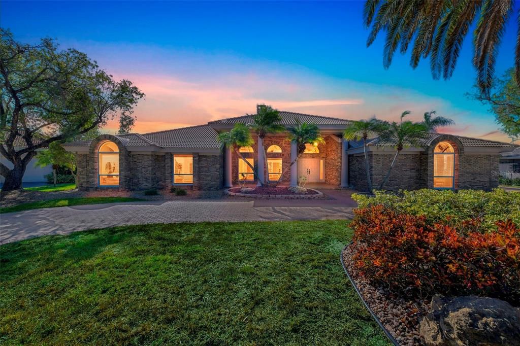 For Sale: $1,697,000 (3 beds, 3 baths, 4242 Square Feet)