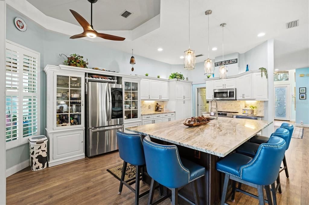 На продажу: $490,000 (2 спален, 2 ванн, 1917 Квадратных фут)