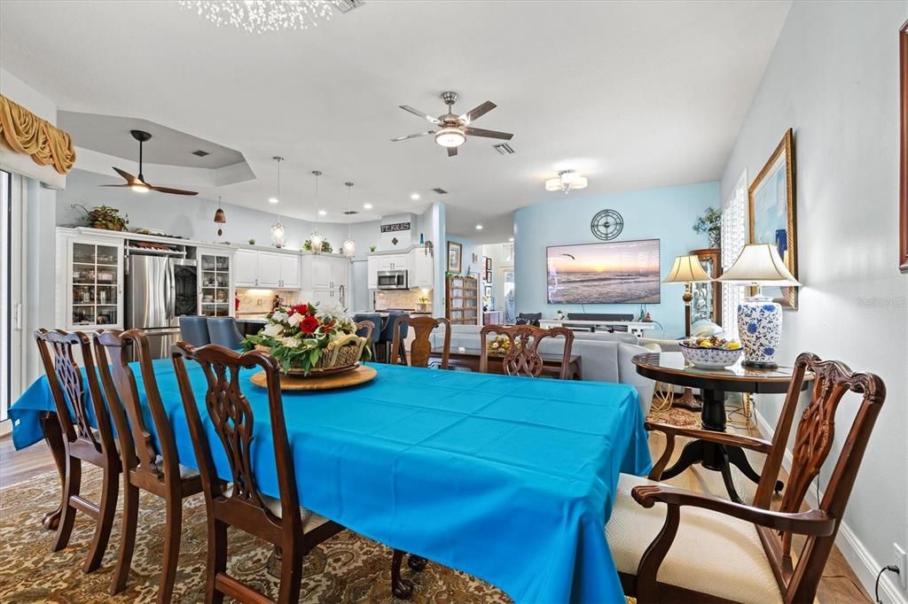 На продажу: $490,000 (2 спален, 2 ванн, 1917 Квадратных фут)