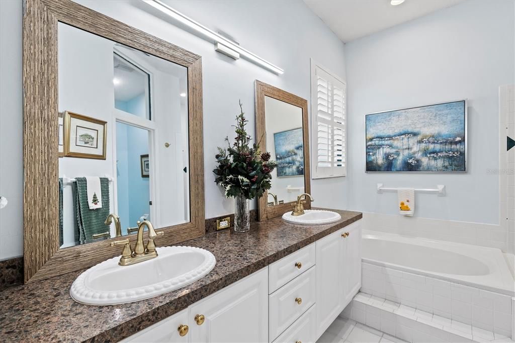 На продажу: $490,000 (2 спален, 2 ванн, 1917 Квадратных фут)