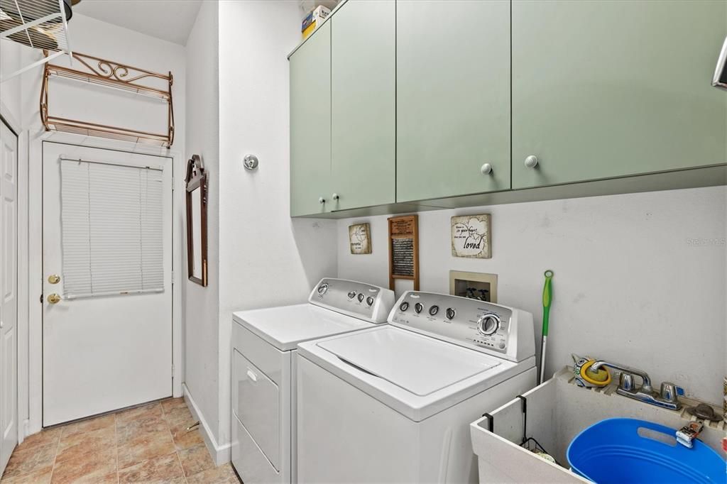 На продажу: $490,000 (2 спален, 2 ванн, 1917 Квадратных фут)