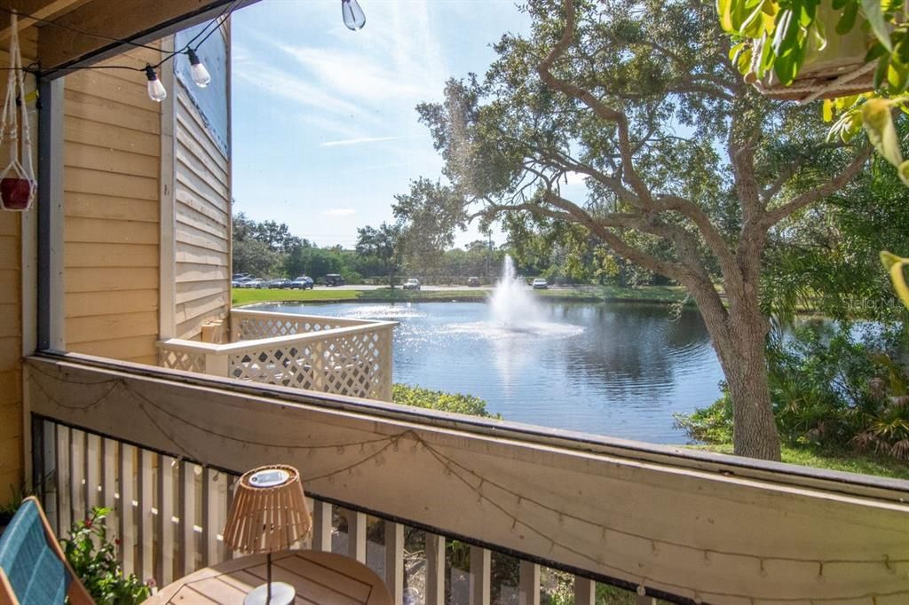 For Sale: $185,000 (2 beds, 2 baths, 935 Square Feet)