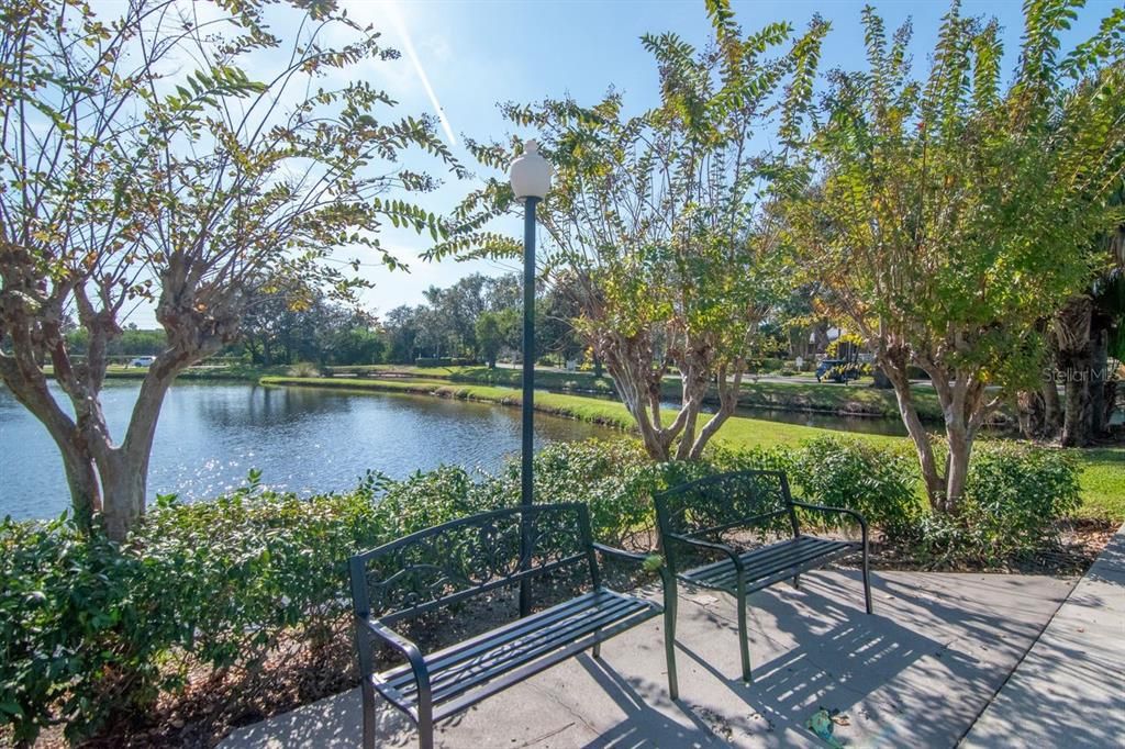 For Sale: $185,000 (2 beds, 2 baths, 935 Square Feet)