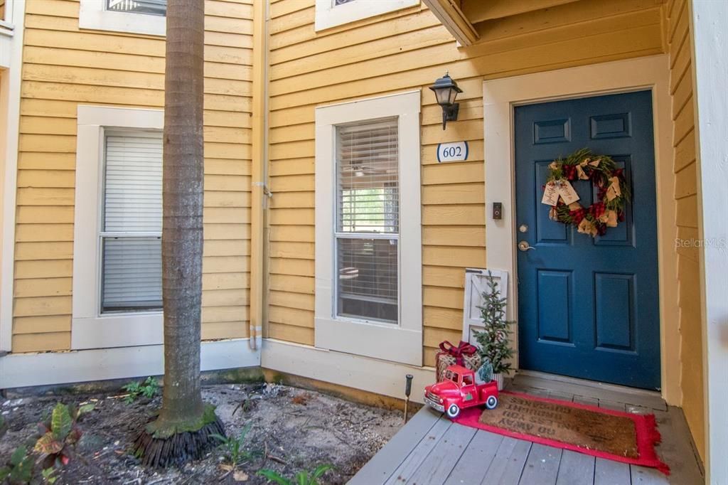 For Sale: $185,000 (2 beds, 2 baths, 935 Square Feet)