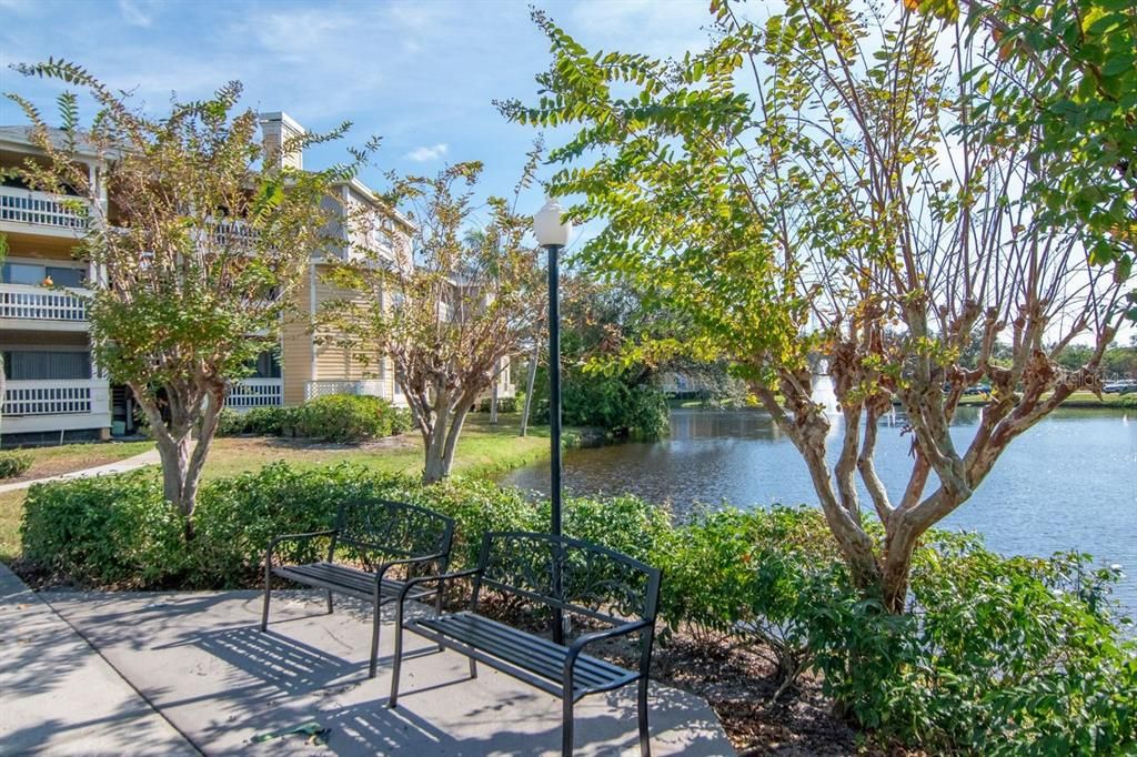 For Sale: $185,000 (2 beds, 2 baths, 935 Square Feet)