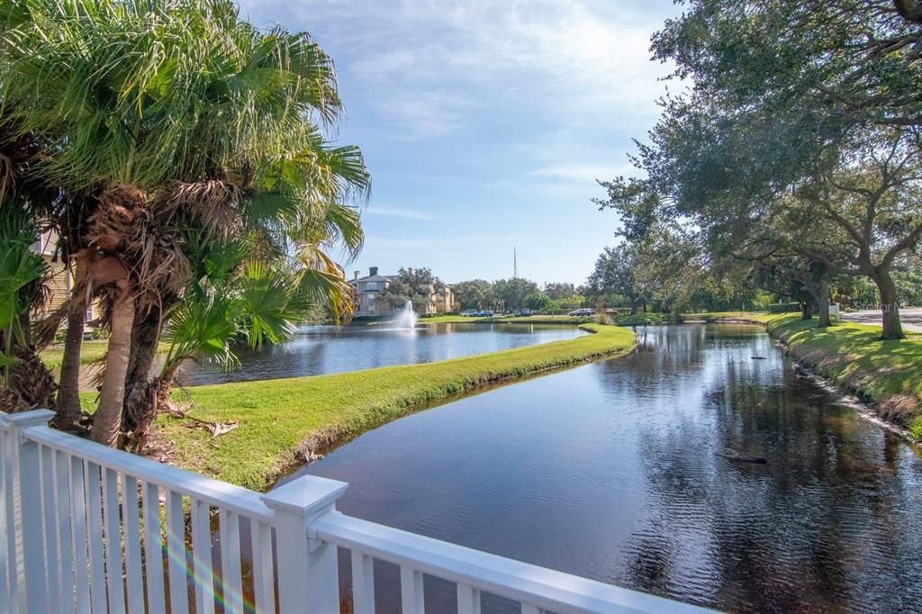 For Sale: $185,000 (2 beds, 2 baths, 935 Square Feet)