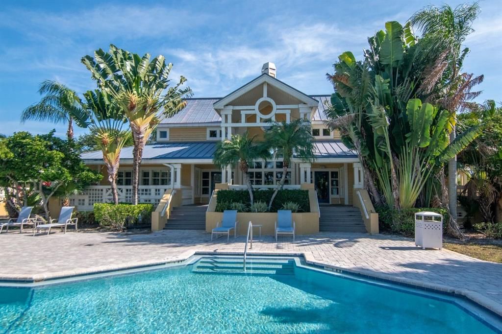 For Sale: $185,000 (2 beds, 2 baths, 935 Square Feet)