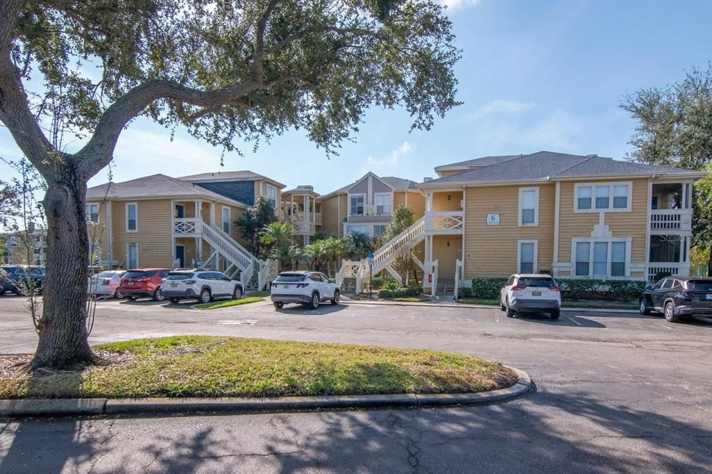 For Sale: $185,000 (2 beds, 2 baths, 935 Square Feet)