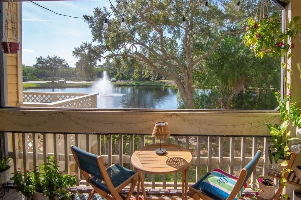 For Sale: $185,000 (2 beds, 2 baths, 935 Square Feet)