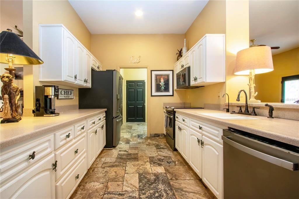 En Venta: $599,000 (3 camas, 3 baños, 2963 Pies cuadrados)