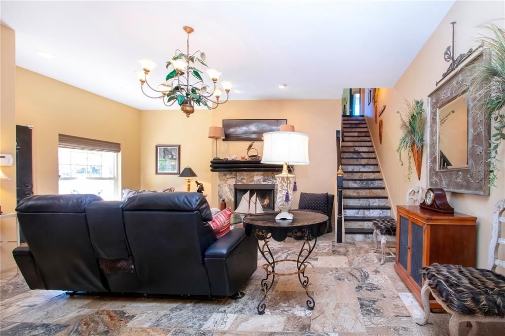 En Venta: $599,000 (3 camas, 3 baños, 2963 Pies cuadrados)