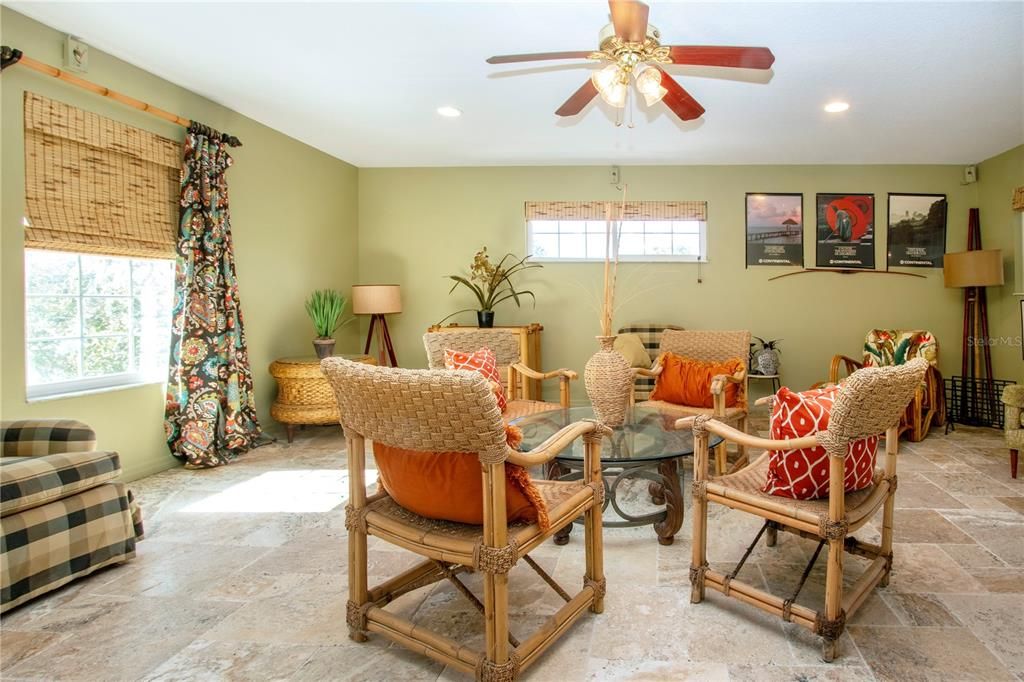 En Venta: $599,000 (3 camas, 3 baños, 2963 Pies cuadrados)