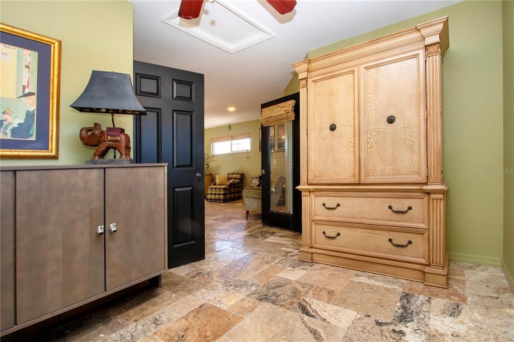 En Venta: $599,000 (3 camas, 3 baños, 2963 Pies cuadrados)