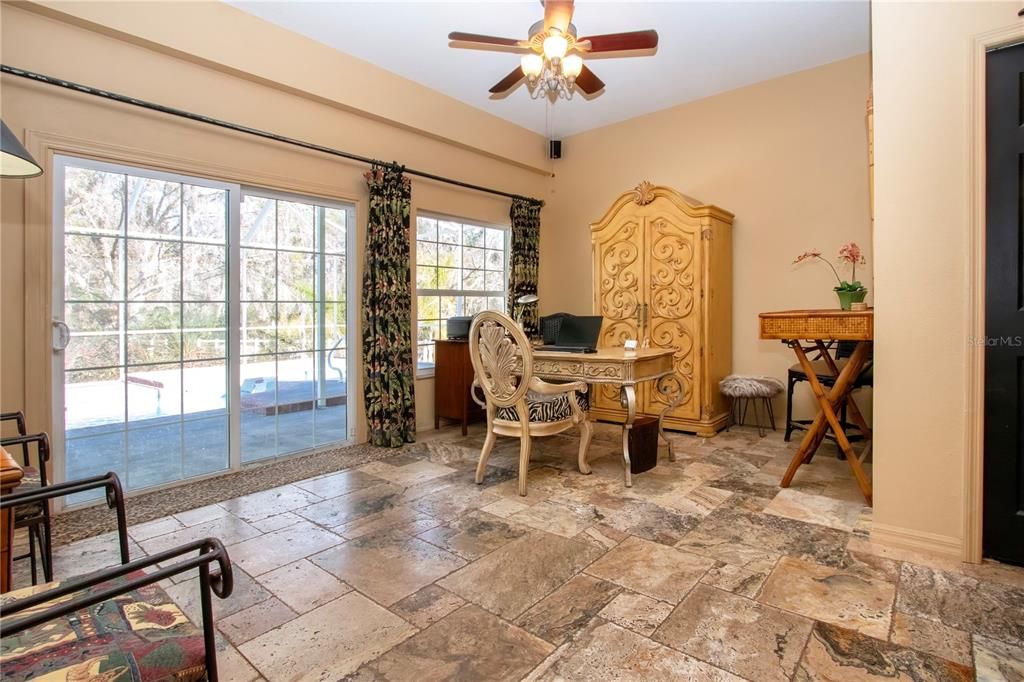 En Venta: $599,000 (3 camas, 3 baños, 2963 Pies cuadrados)