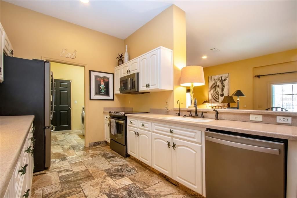 En Venta: $599,000 (3 camas, 3 baños, 2963 Pies cuadrados)