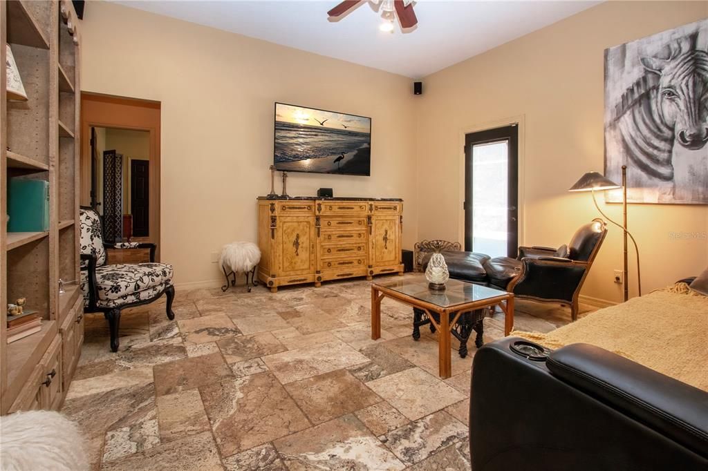 En Venta: $599,000 (3 camas, 3 baños, 2963 Pies cuadrados)