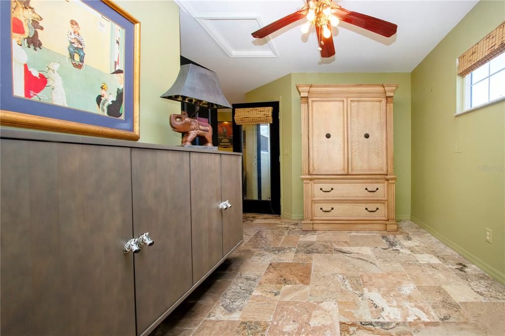 En Venta: $599,000 (3 camas, 3 baños, 2963 Pies cuadrados)