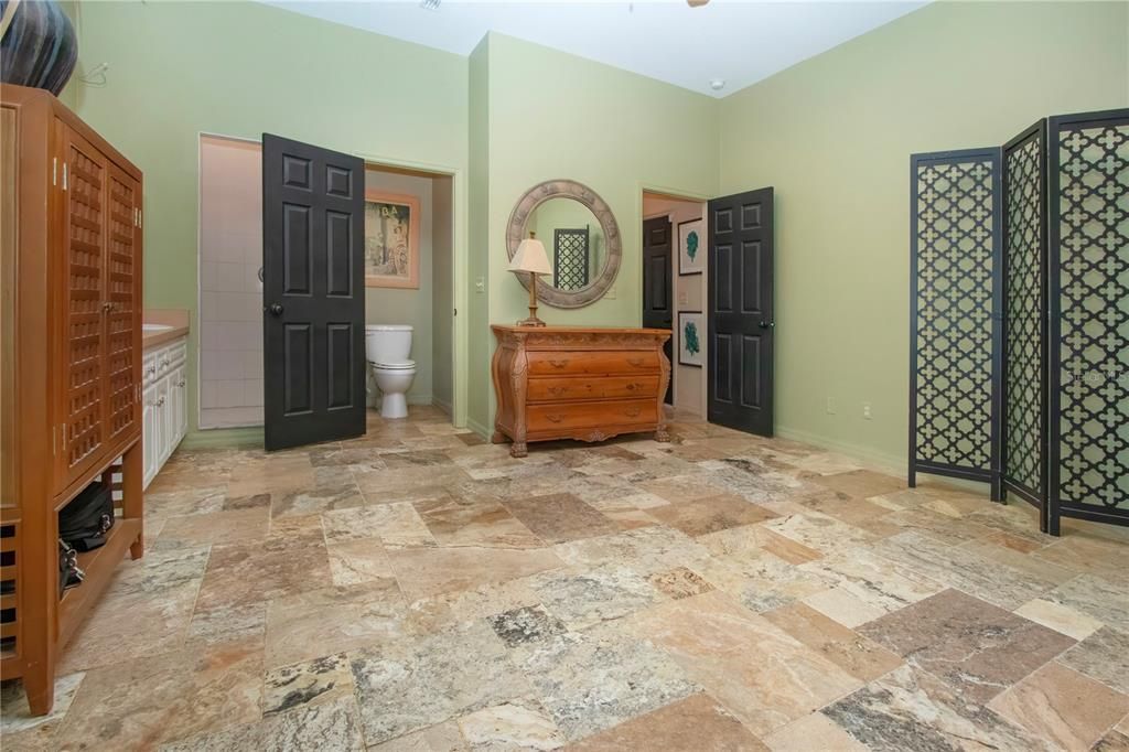 En Venta: $599,000 (3 camas, 3 baños, 2963 Pies cuadrados)