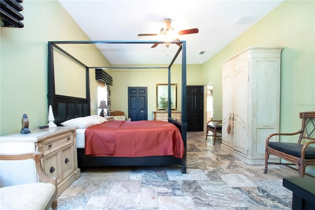 En Venta: $599,000 (3 camas, 3 baños, 2963 Pies cuadrados)