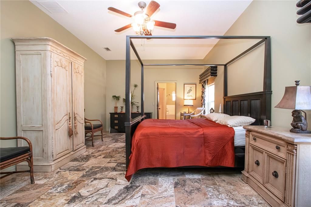 En Venta: $599,000 (3 camas, 3 baños, 2963 Pies cuadrados)