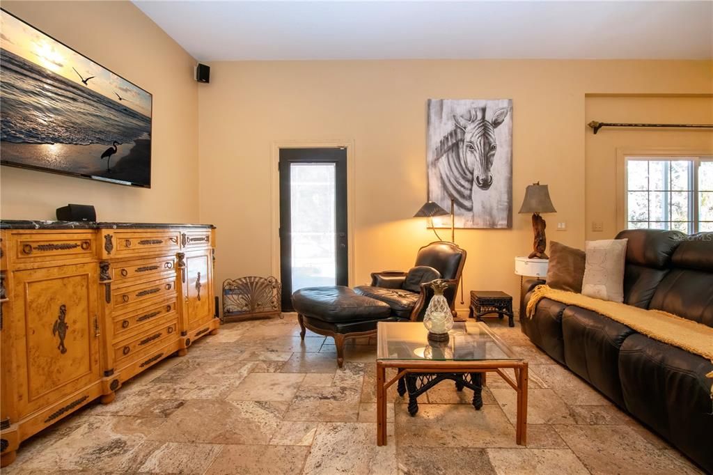 En Venta: $599,000 (3 camas, 3 baños, 2963 Pies cuadrados)