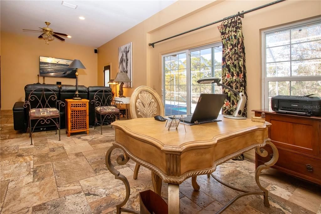 En Venta: $599,000 (3 camas, 3 baños, 2963 Pies cuadrados)