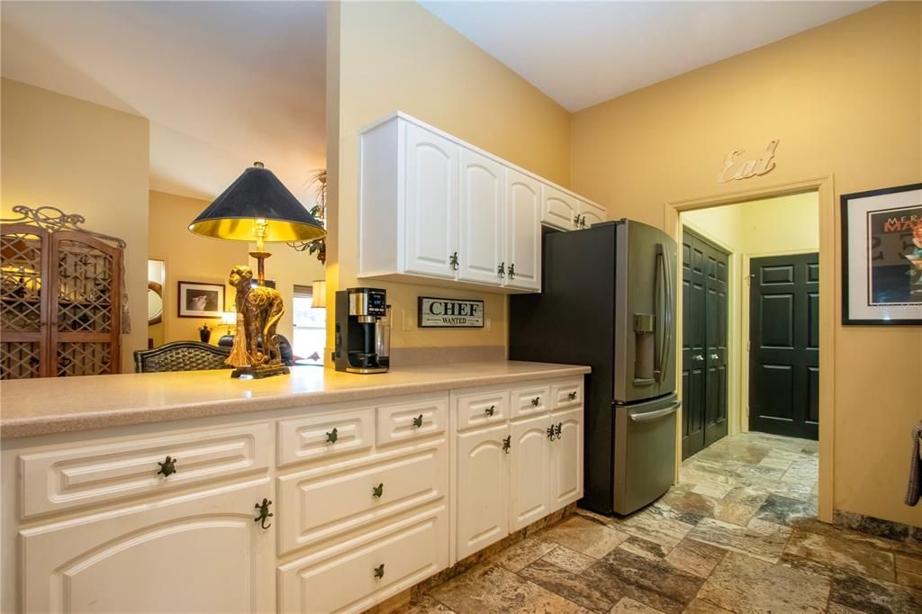 En Venta: $599,000 (3 camas, 3 baños, 2963 Pies cuadrados)