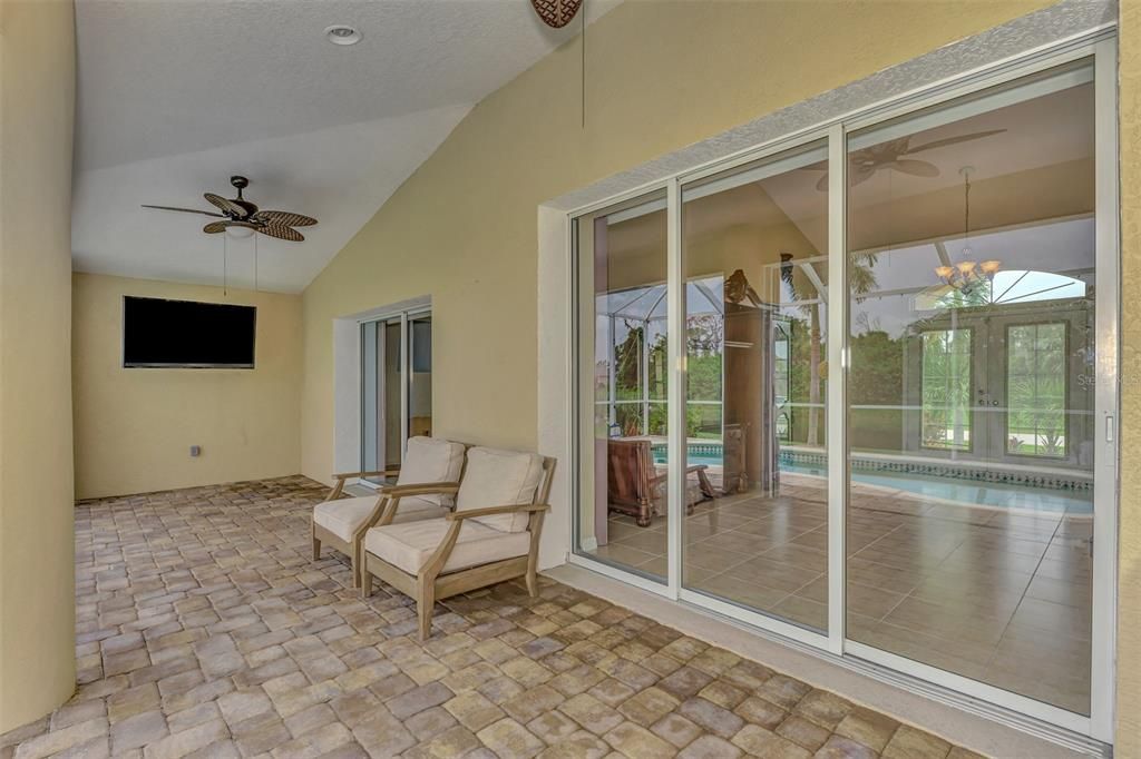 На продажу: $419,000 (3 спален, 2 ванн, 2047 Квадратных фут)