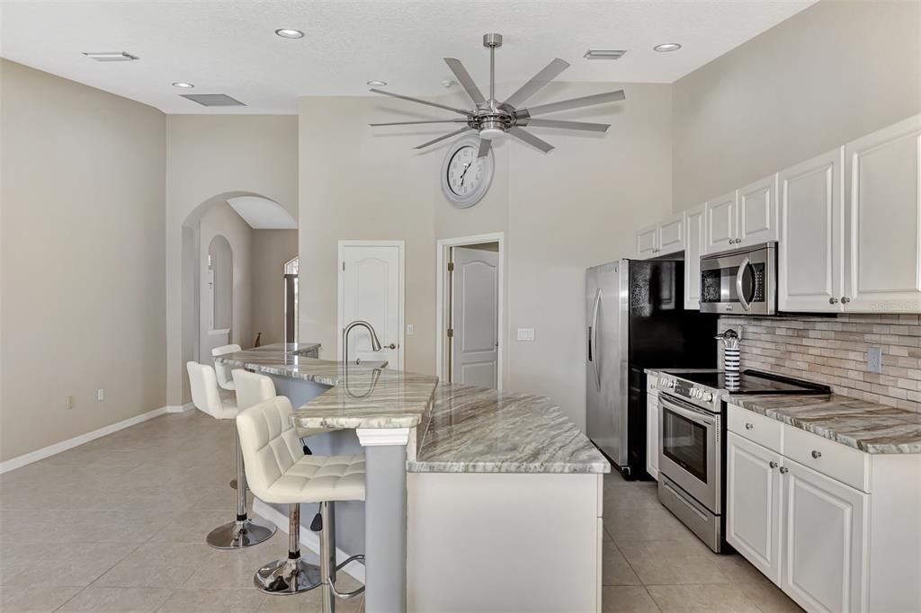 На продажу: $419,000 (3 спален, 2 ванн, 2047 Квадратных фут)